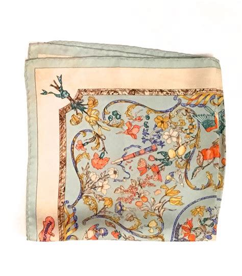 comment porter le foulard hermes|vintage hermes scarf price guide.